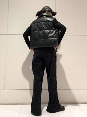 新作のダウンベストを使っ | Taniguchi