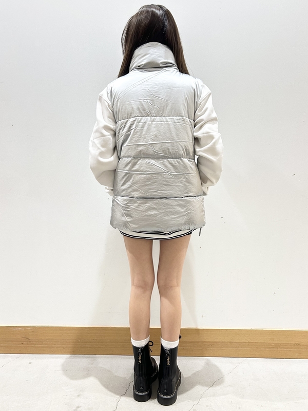 GAP（ギャップ）の「クロップド ロゴ プリマロフト(R)パファー