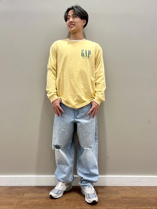 イエローで元気に!ロンT×デニム