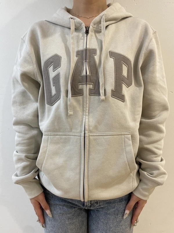 GAPロゴジップパーカー♪