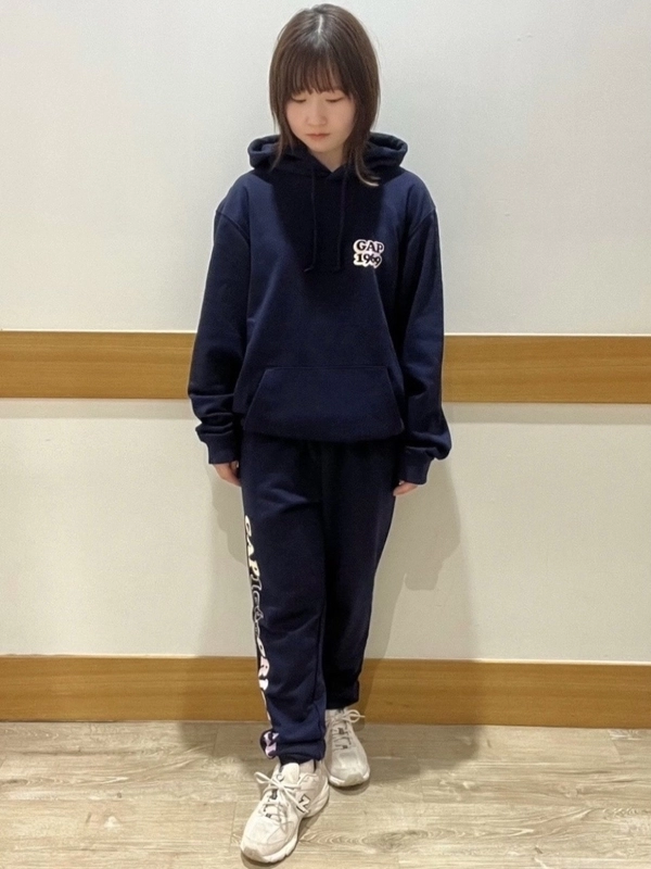 GAP 1969 スウェット セットアップ のスタイリング | Gap公式オンラインストア