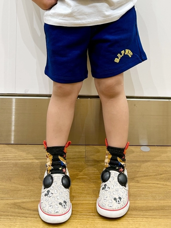 【グラフィックTシャツ×gapNYCロゴパンツ】