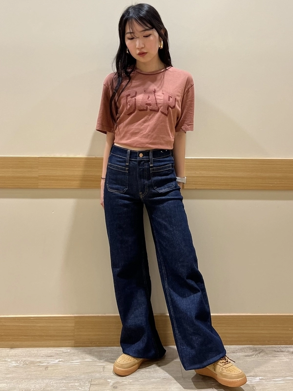 GAP ウォッシュウェル ハイライズ ストライド ワイドデニム 新作!ハイライズ ストライド ワイドデニム】のスタイリング
