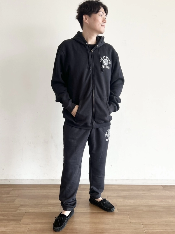 GAP 黒 スウェットセットアップ M ロゴスウェット黒セットアップコーデのスタイリング | Gap公式