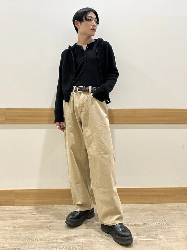GAP ベージュ スーパーバギーデニム 29/30 スーパーバギー】over bottomsのスタイリング | Gap公式