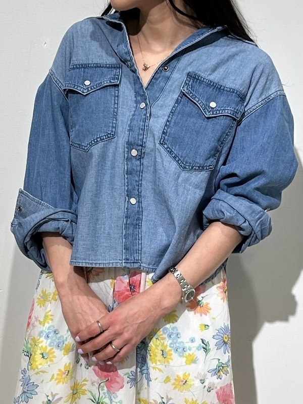 軽やかフラワープリントスカート