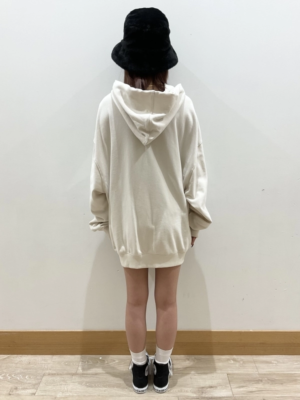 【新作】ロゴジップアップパーカー