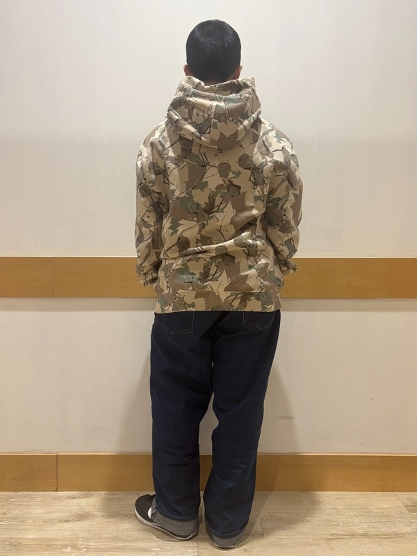 GAPアーチロゴパーカーコーデ