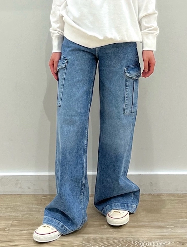 ロゴスウェット×ストライドカーゴ