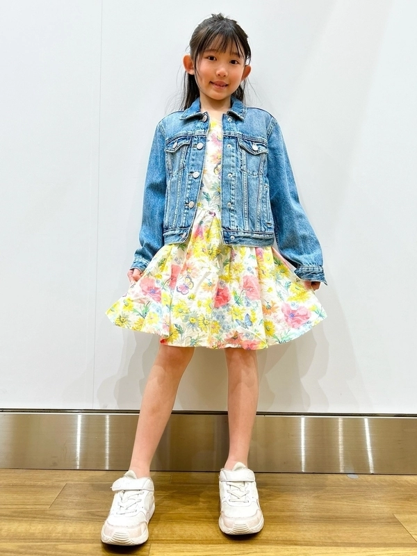 【フローラルワンピースxアイコンデニムジャケット】コーデ