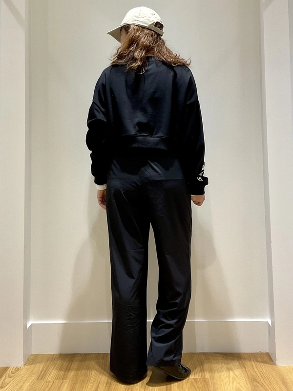アクティブな春のオールブラック