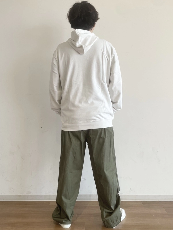リラックスGAPロゴコーデ