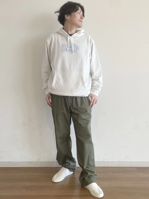 リラックスGAPロゴコーデ