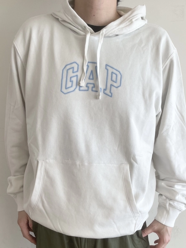 リラックスGAPロゴコーデ