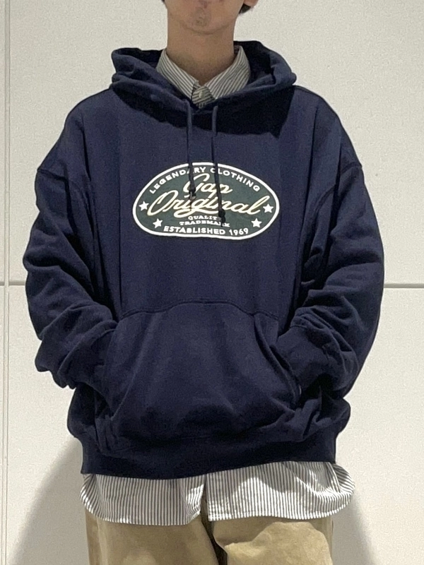カジュアルコーデにおすすめパーカー