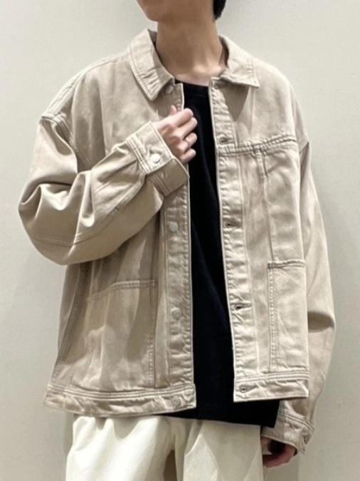 ベージュ✖️黒コーデ