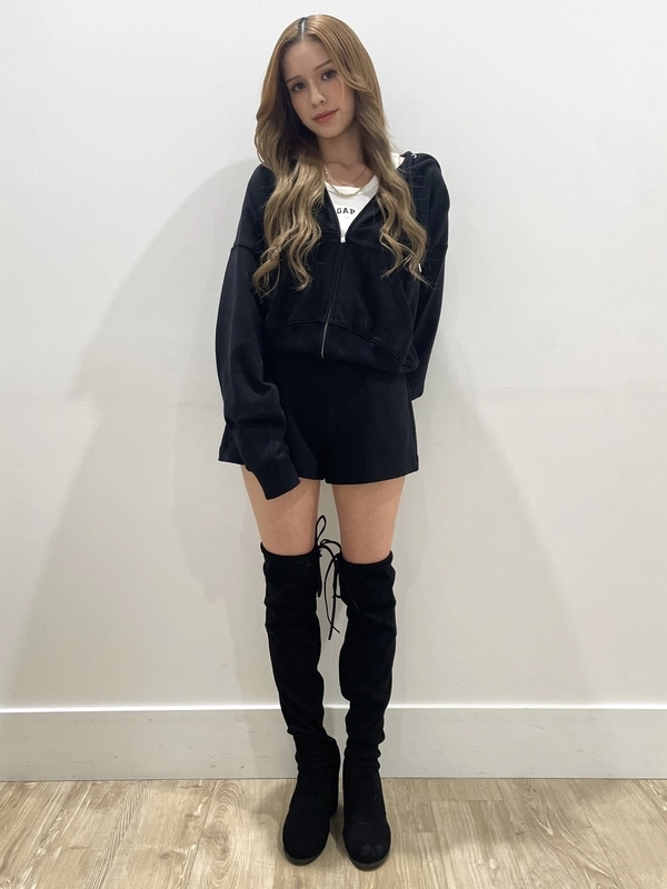Gap 再販なし‼️ヴィンテージブラックのトレーナー&ショートパンツ セットアップ ブラックセットアップ!のスタイリング | Gap公式オンラインストア