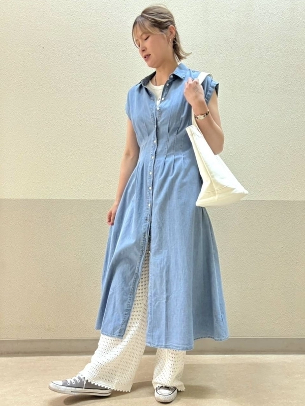 極美品✨ プリーツプリーズ デニム転写 マキシワンピース ポケットあり M デニムマキシプリーツシャツワンピースのスタイリング | Gap公式