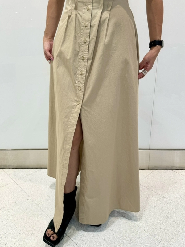 おでかけコーデは『美シルエットドレス』で決まり