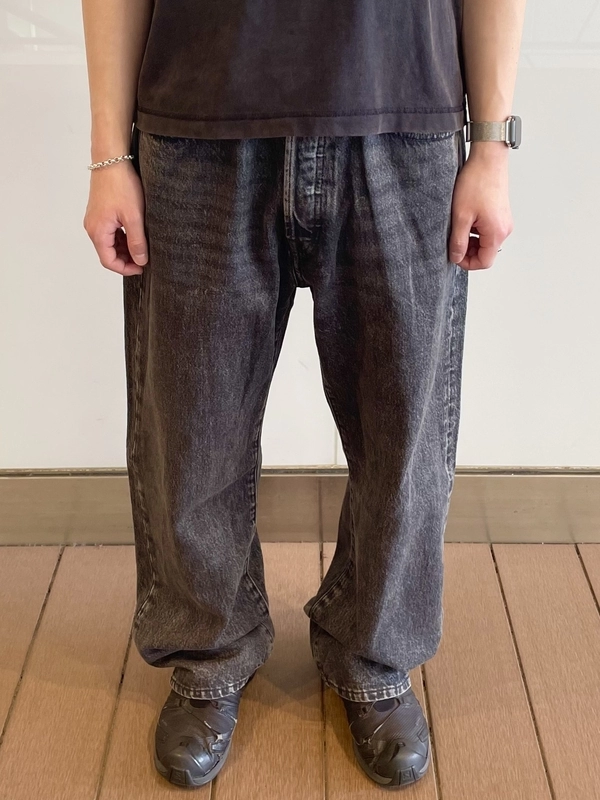 【 Jeans】NEW☆クロップドロゴTシャツ 大人気】クロップドTシャツ!のスタイリング | Gap公式