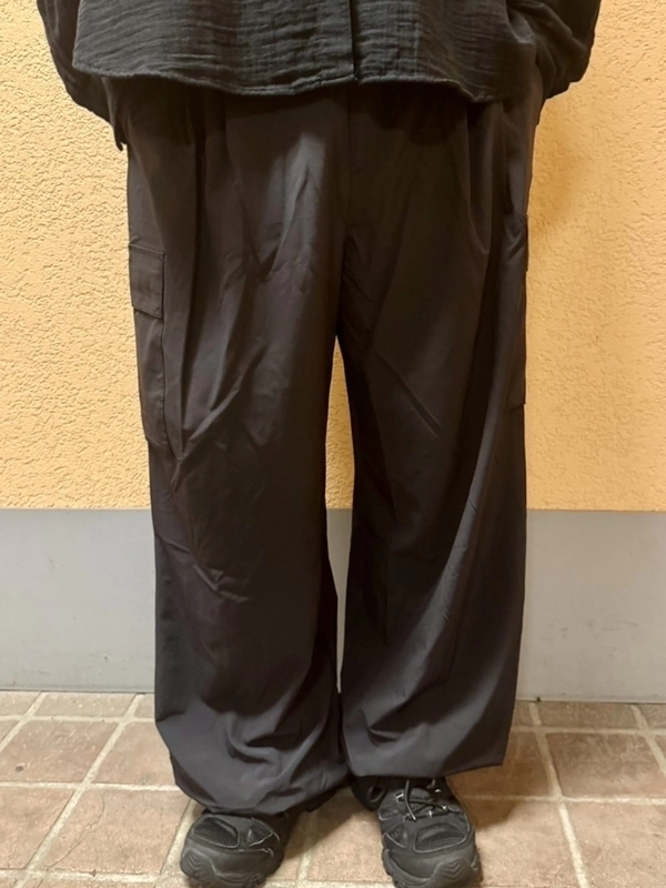 ウィメンズアイテムでブラックコーデ