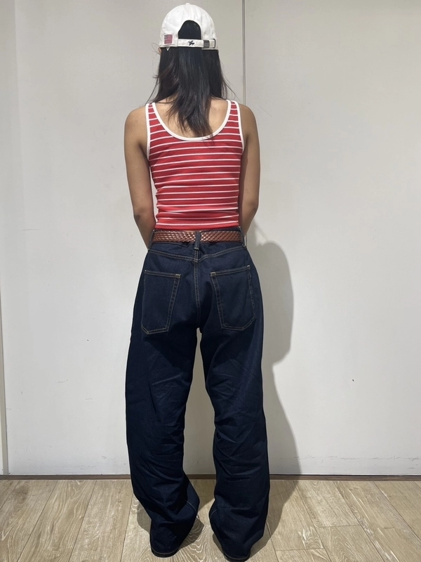 海外ガールコーデ