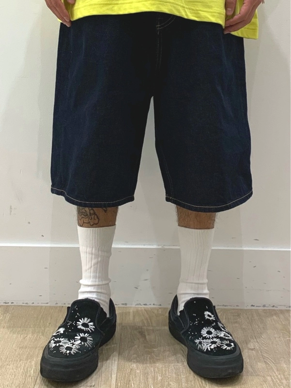 大人気】バギーデニムショートパンツのスタイリング | Gap公式
