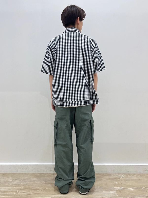 チェックシャツ×カーゴパンツ
