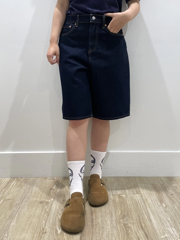 ユニセックスにおすすめバギーデニムショートパンツ