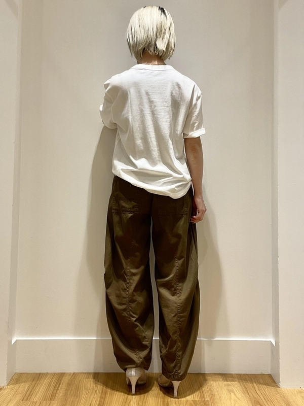 ロゴがかわいい◎クロップドTシャツ