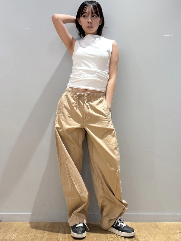 一枚できまるルーシュトップスコーデ
