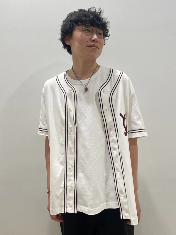 ベースボールTとナイロンパンツ