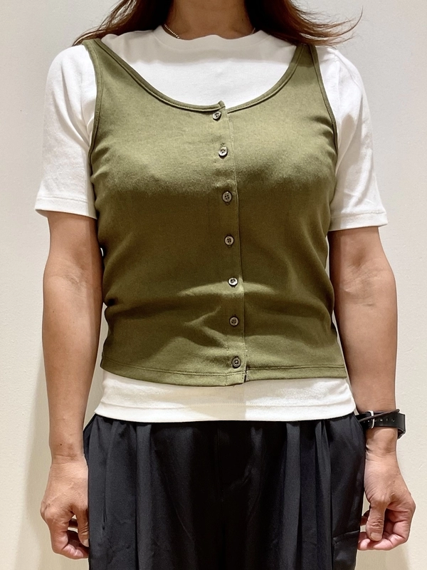 ベスト代わりにも◎クロップドタンクトップ