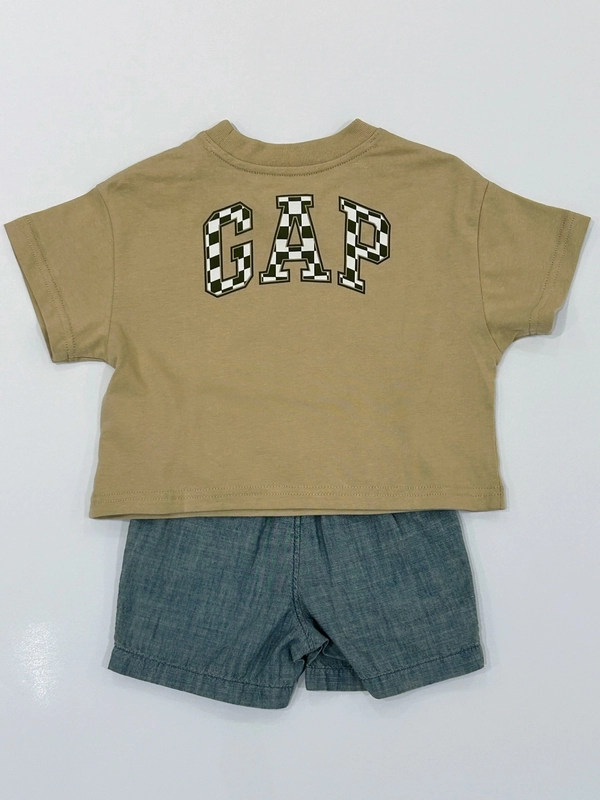 男の子大人気カーズコーデ