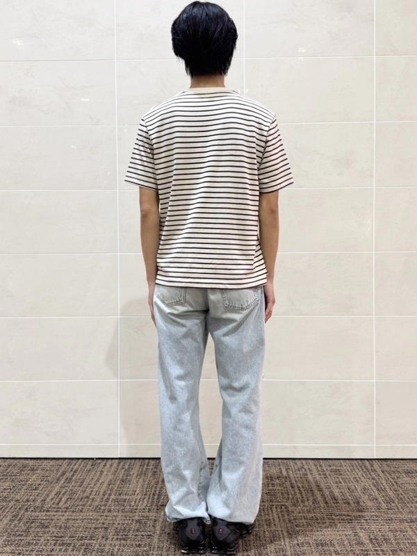 【トレンド】揃えておきたいライトウォッシュのルーズデニム