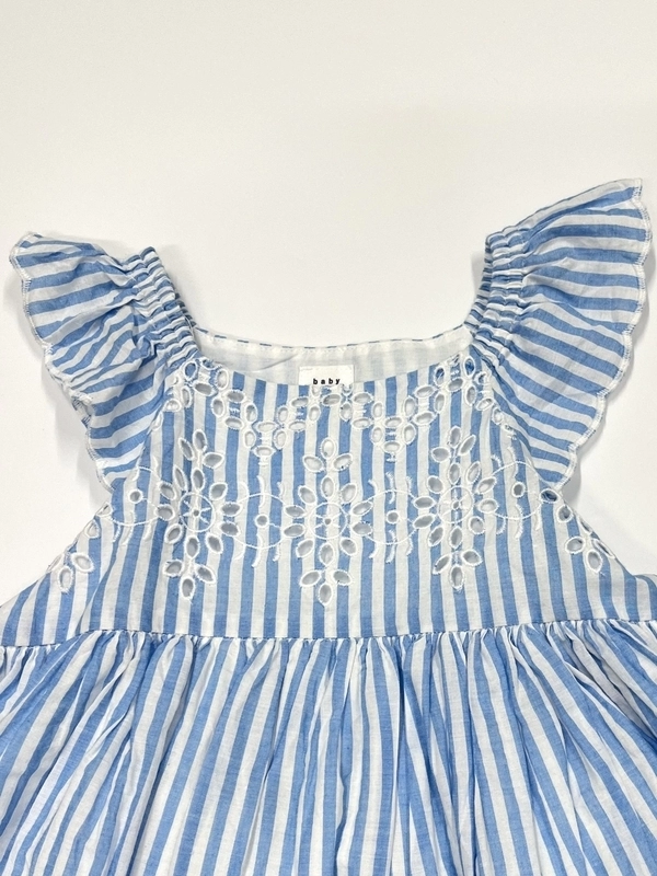 水色ストライプで爽やかコーディネート！