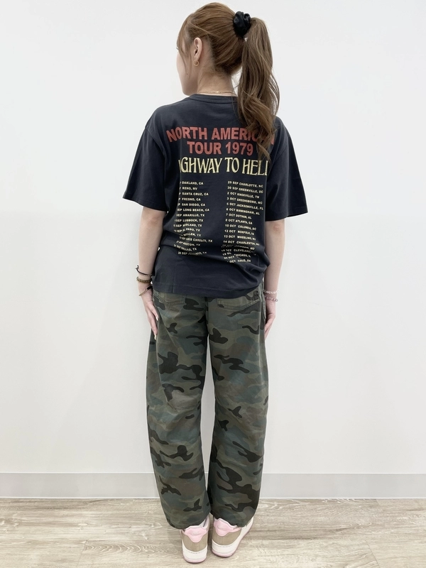ミュージックTEE×迷彩パンツ