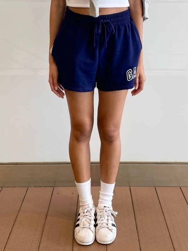 【大人気】ロゴショートパンツコーデ