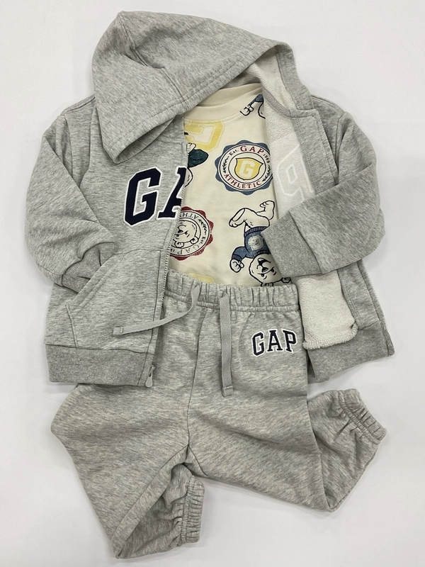gap ロゴセットアップ着てみたよ