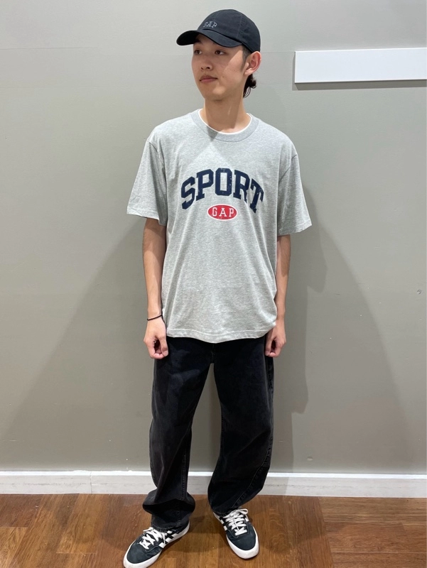 ロゴTシャツ