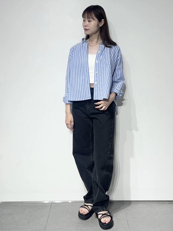 【ストライプシャツが爽やか！】定番シャツコーデ