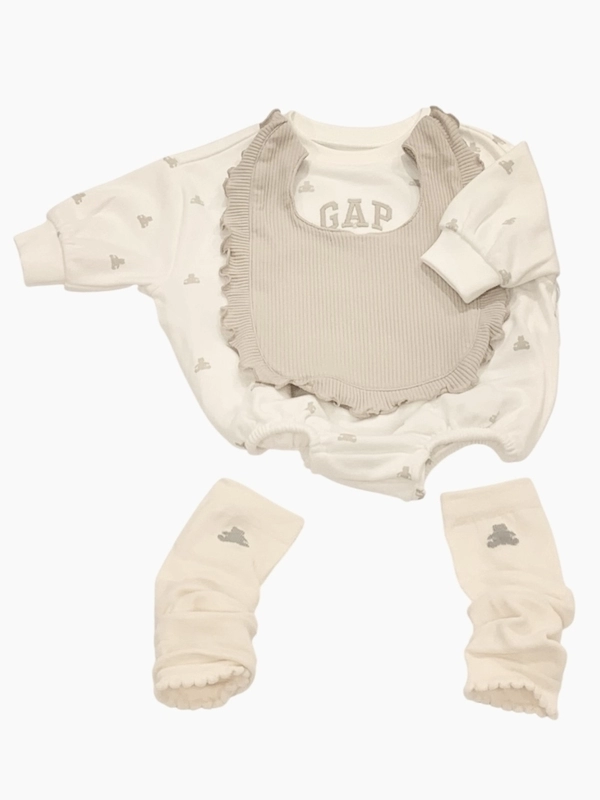 GAPロゴのバブルワンピースがかわいい♡