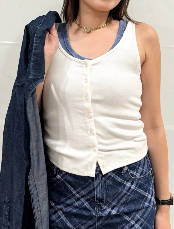 待望のミニスカート　ワントーンコーデ