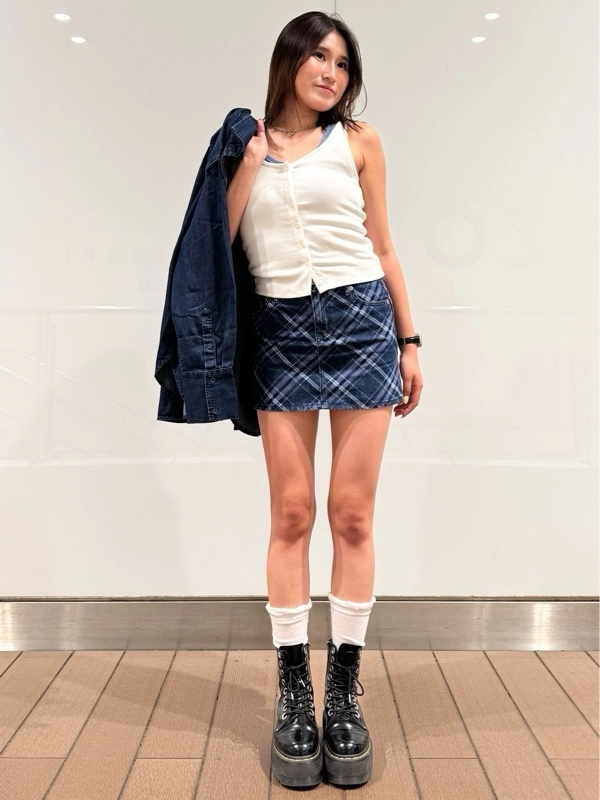 待望のミニスカート　ワントーンコーデ