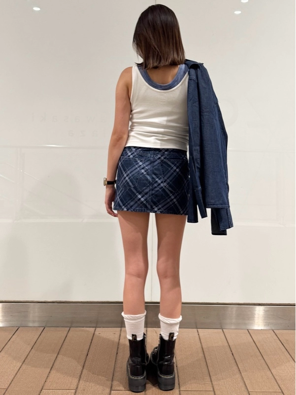 待望のミニスカート　ワントーンコーデ