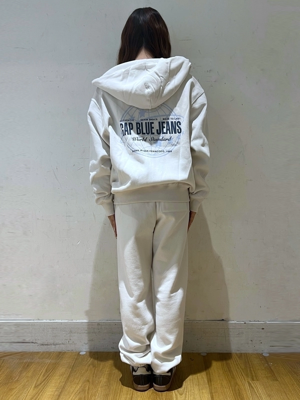 GAP セットアップ ジップアップ パーカー スウェットパンツ ジップアップパーカー】セットアップのスタイリング | Gap公式