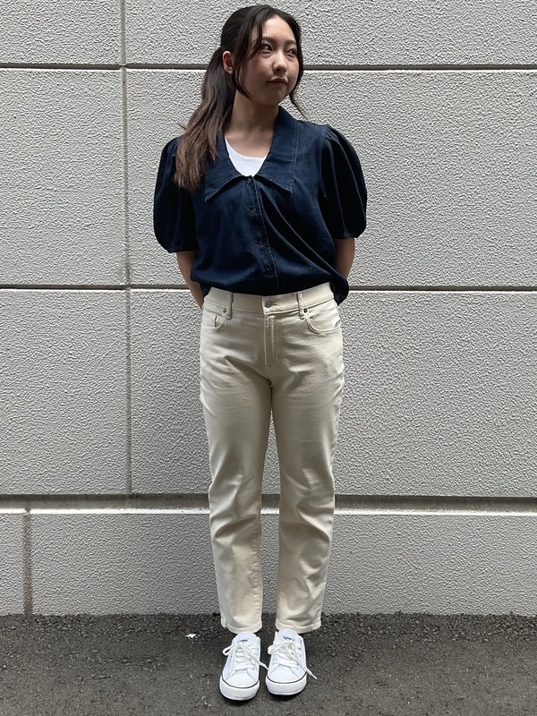 パフスリーブデニムシャツコーデ