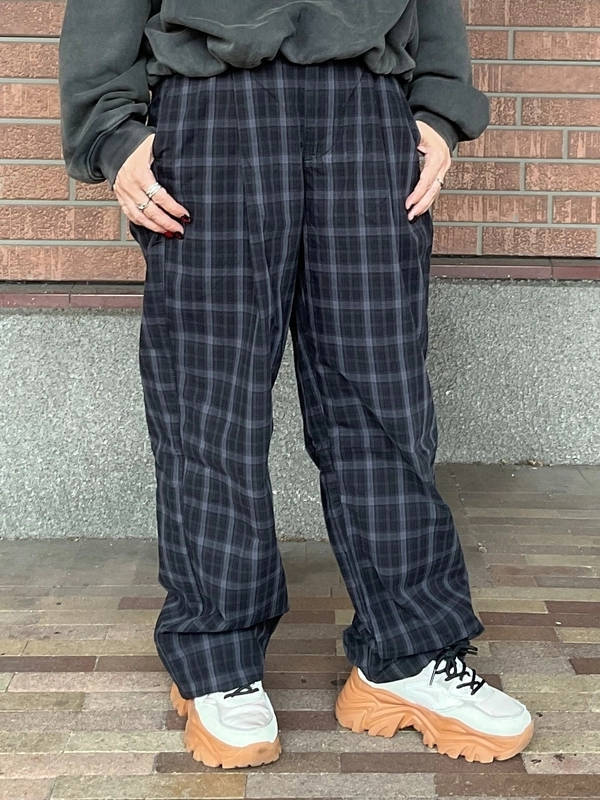 チェック柄パンツで先取りコーデ | Gap公式オンラインストア