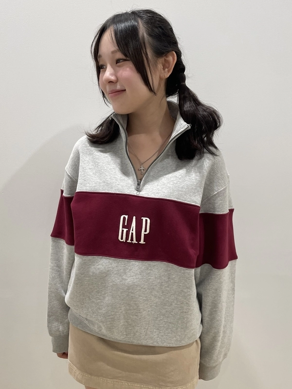 ミニスカートとスウェットアイテムコーデ♪