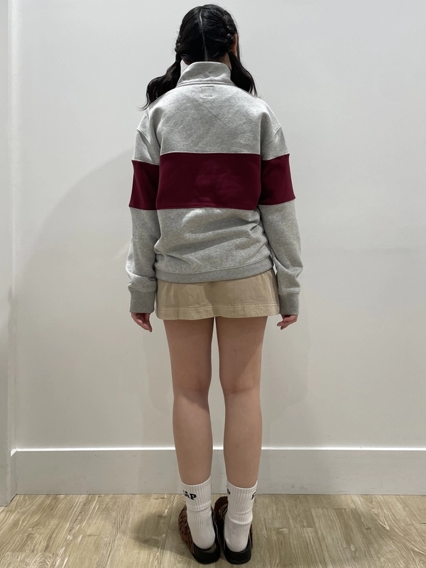 ミニスカートとスウェットアイテムコーデ♪